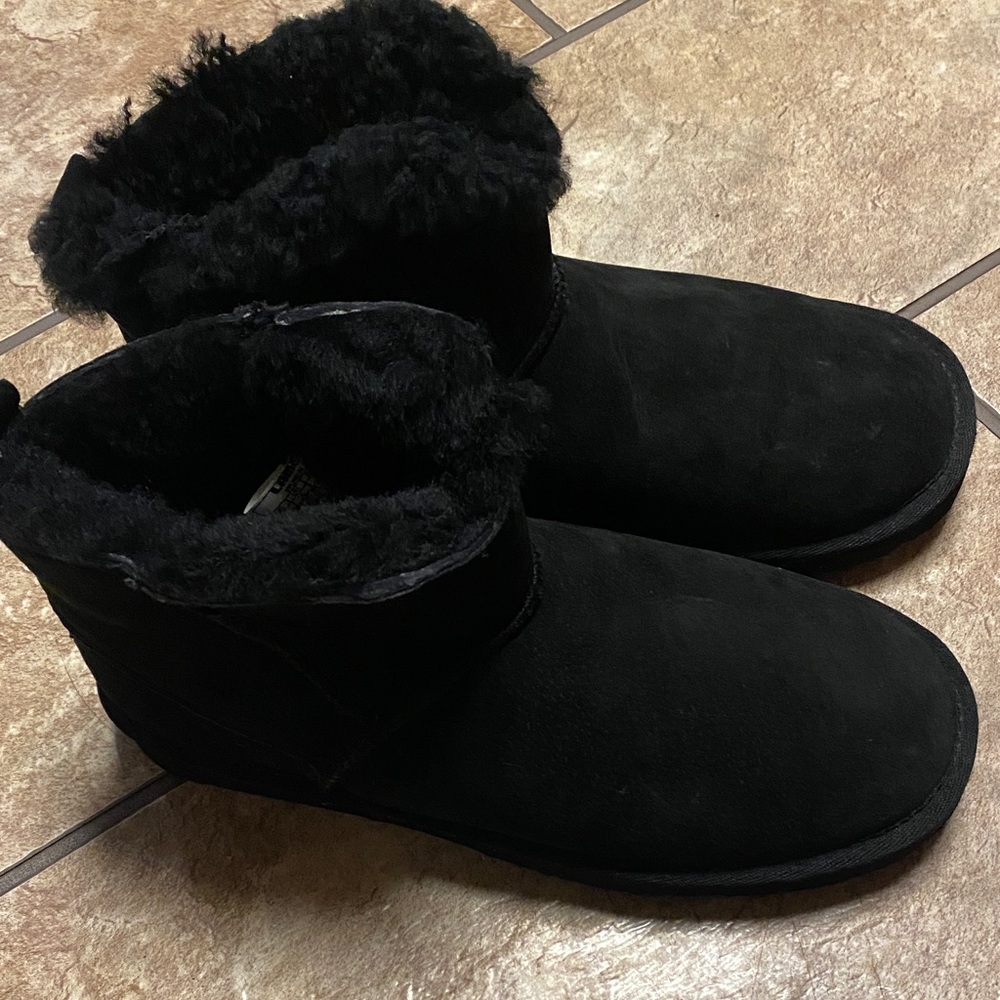 Lam Women's Cozy Black Sheepskin Slippers/Boots  Fall Winter Cozy Durable